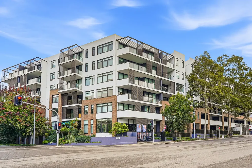 Modern One Bedroom + Study Apartment with Premium Resort-Style Facilities