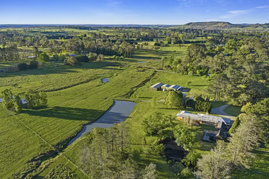 Sutton Forest 6ਬੈੱਡਰੂਮ Expansive Country Living with Breathtaking Views and Versatile Accommodation