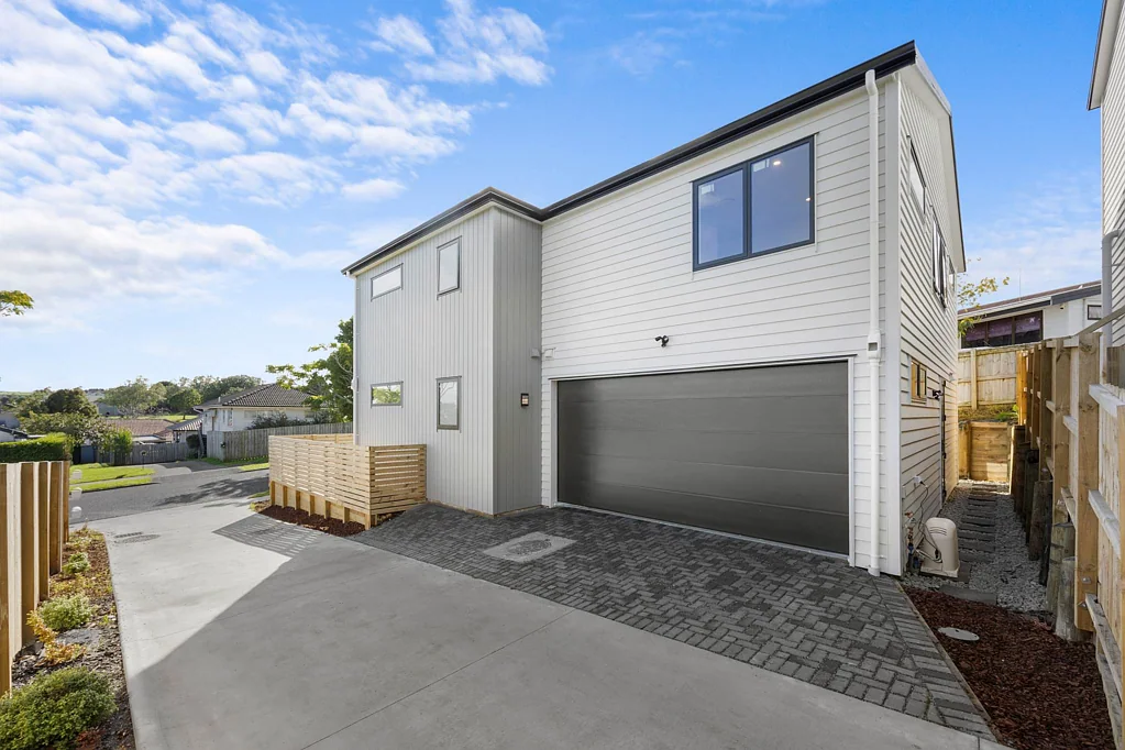 Totara Heights 5 Slaapkamer Vendor Motivated — Price Reduced