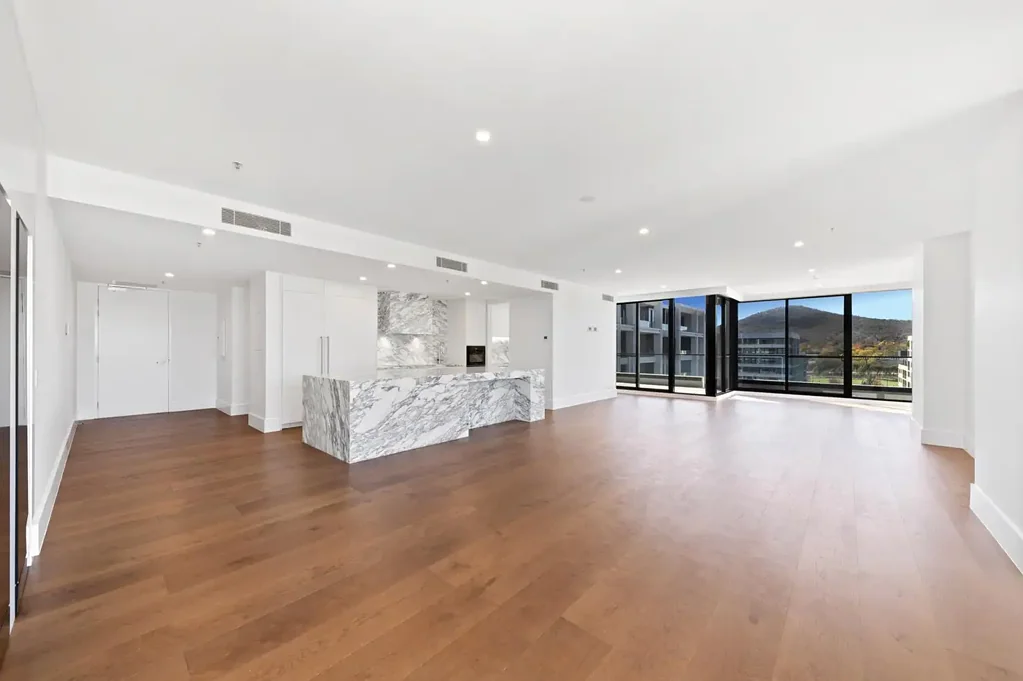 Brand-New Lakeside Apartment in the Heart of Campbell