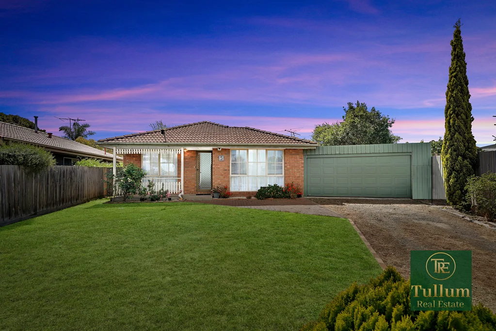 5 Andover Court, Hampton Park, VIC 3976