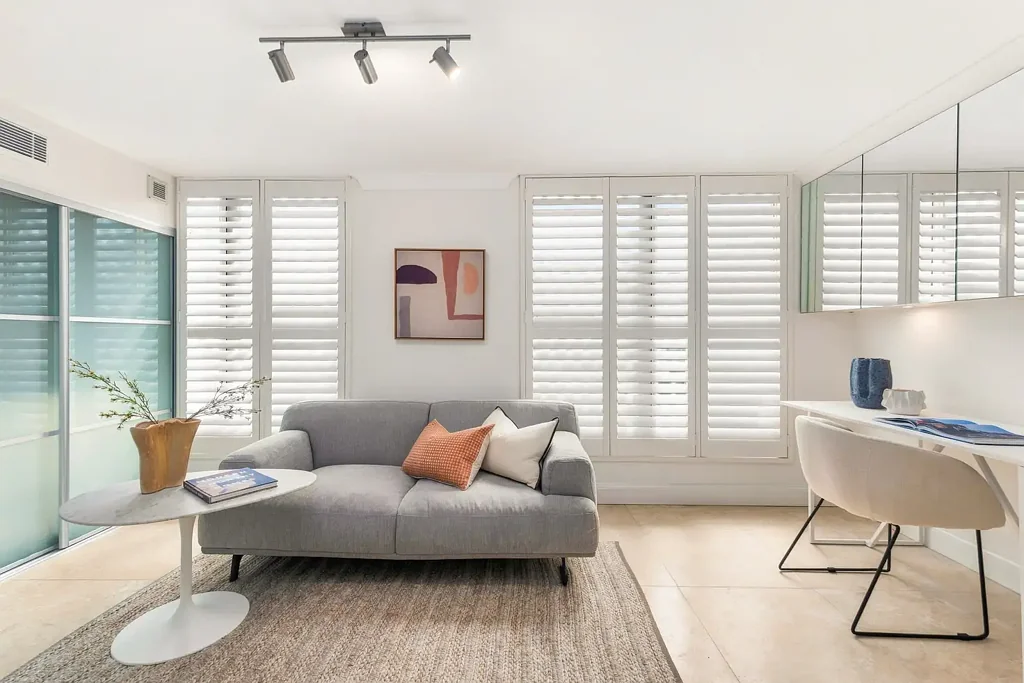 Lilyfield 2房 地理位置优越的错层联排别墅，便利生活触手可及 Centrally Located, Split Level Townhouse with Convenience & Lifestyle