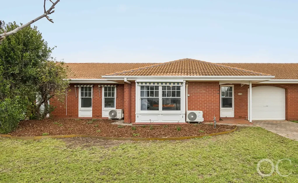Glengowrie 2 Slaapkamer Open the Door to a Street-Facing Fresh Start With Space, Gardens and Garaging