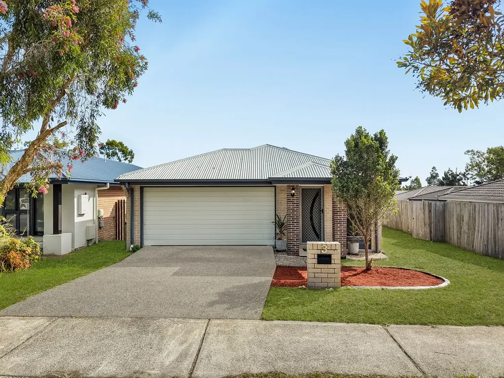 Redbank Plains 3침실 Conveniently located and designed for easy living