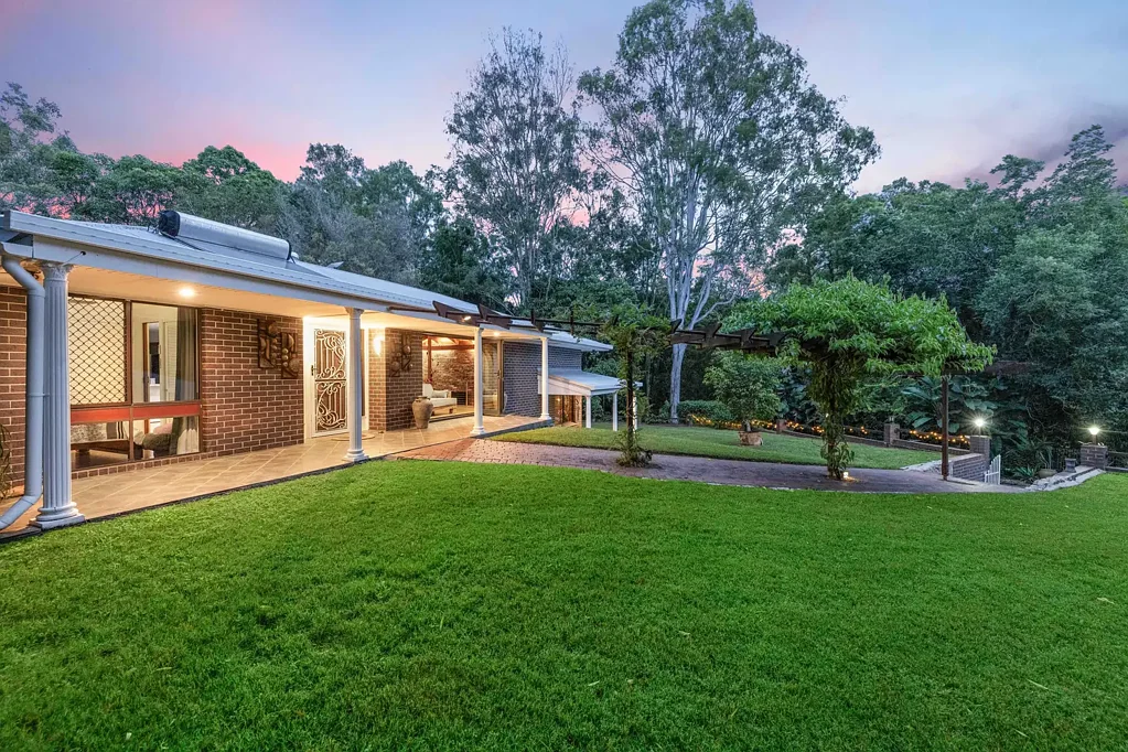 31 Vores Road, Whiteside, QLD 4503