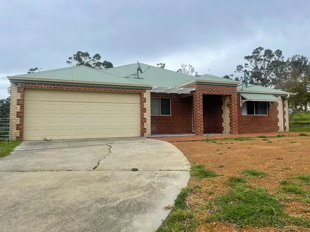 Spacious Family Home in a Rural Setting