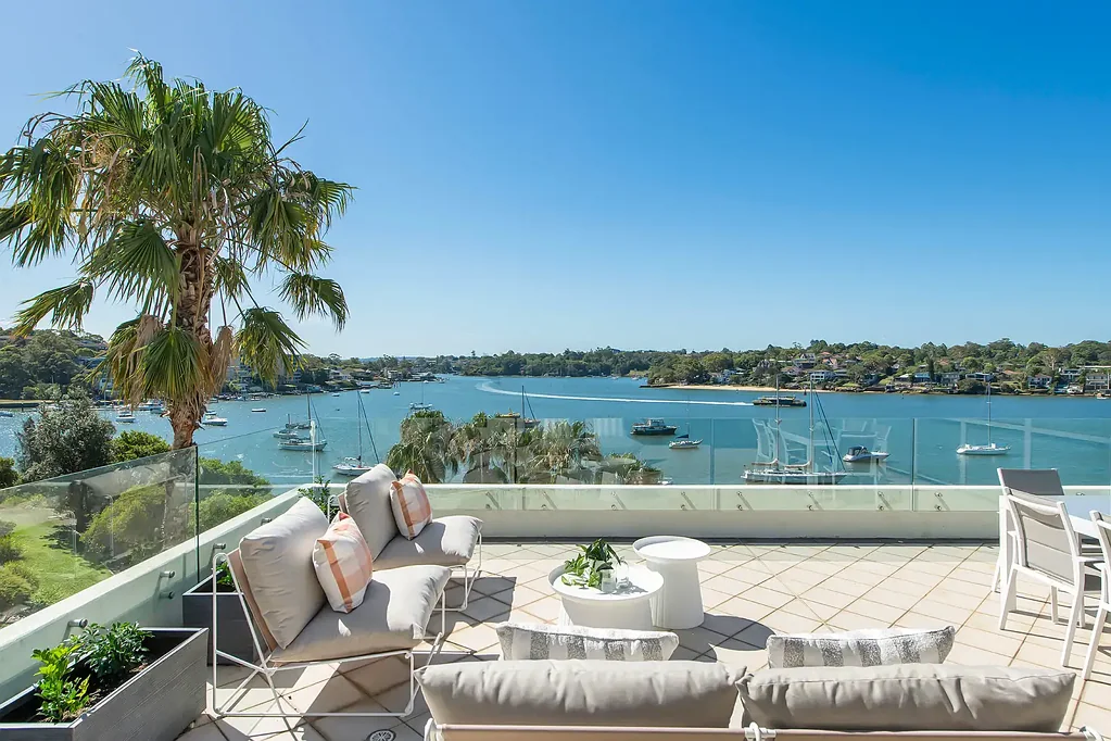 Chiswick 2Zimmer Luxury Top Floor Waterfront Entertainer with Glittering Bay Views