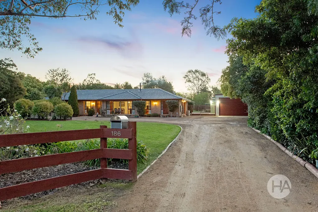 186 Jones Road, Somerville, VIC 3912
