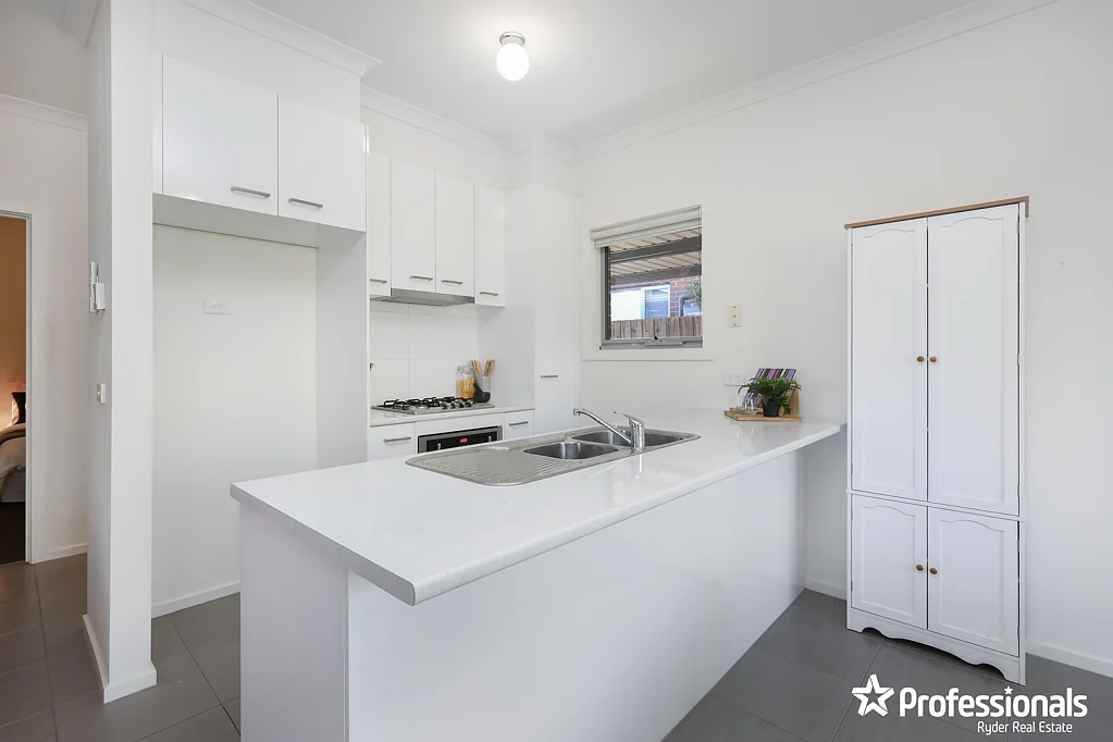 3/15 Maree Court, Kurunjang, VIC 3337