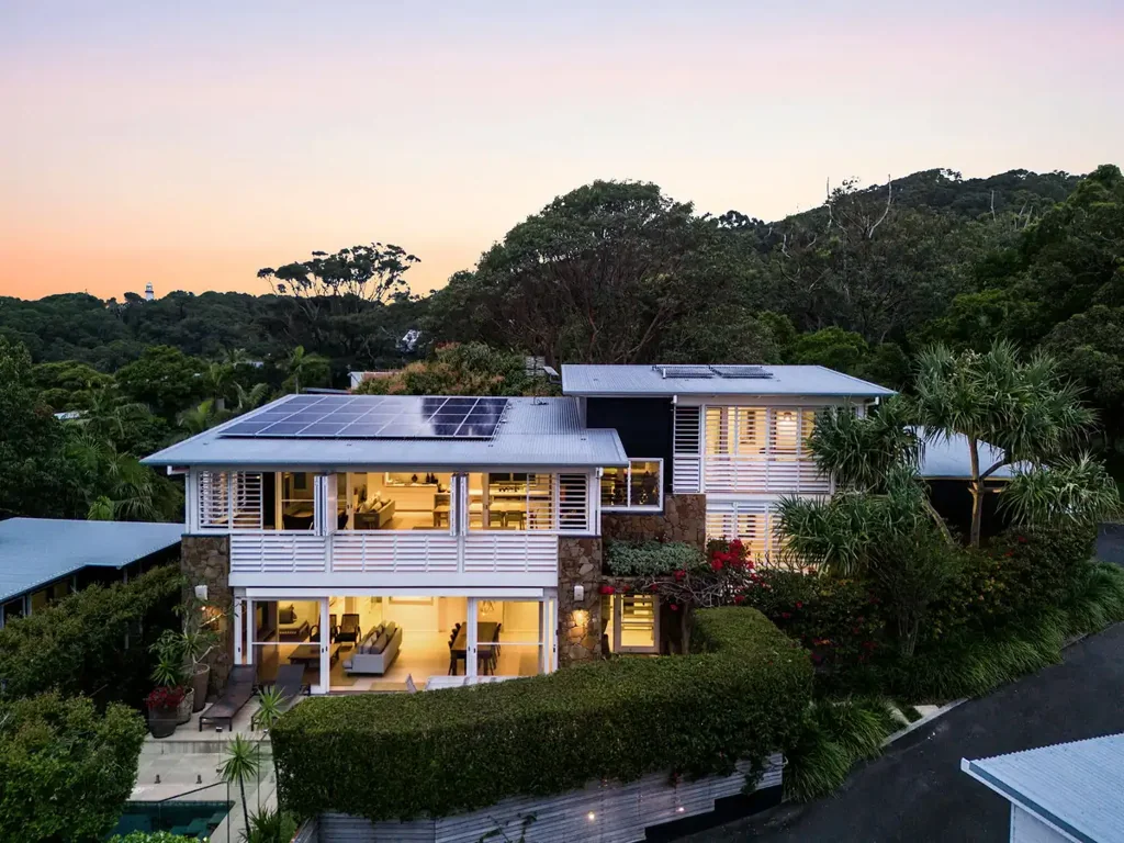 Byron Bay 4 Slaapkamer Ayindi – Architectural Luxury with Panoramic Ocean Views