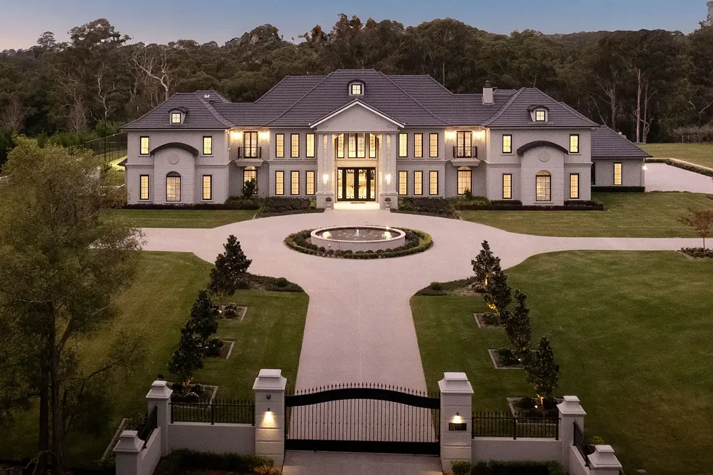 Middle Dural 6ห้องนอน Grand French Provincial Estate in Blue Ribbon Location