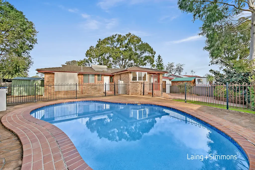 Dharruk 3 Slaapkamer Stylish brick residence delivers effortless family living on 672sqm block