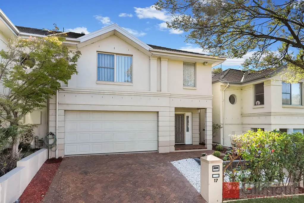 Spacious Family Home Walking Distance to Metro & Matthew Pearce Catchment