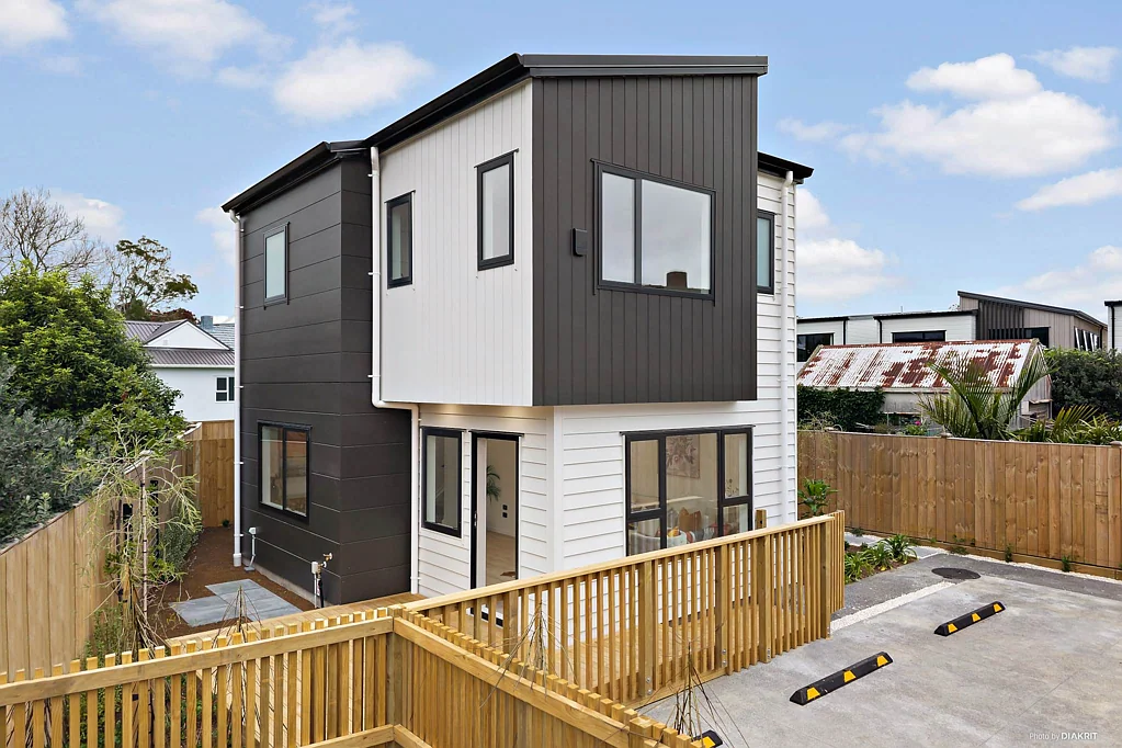 Mount Albert 2房  2.5 Bathrooms, No Society Fees, Move-In Ready