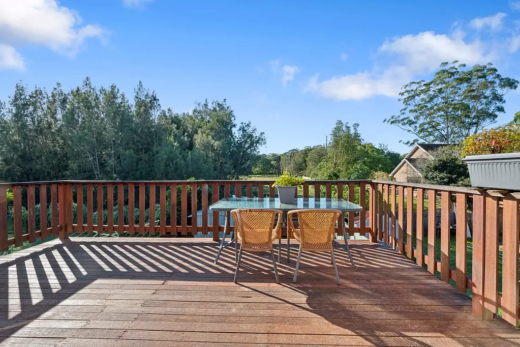 Urunga 5 Bedroom Spacious Family Home With Dual-Level Versatility
