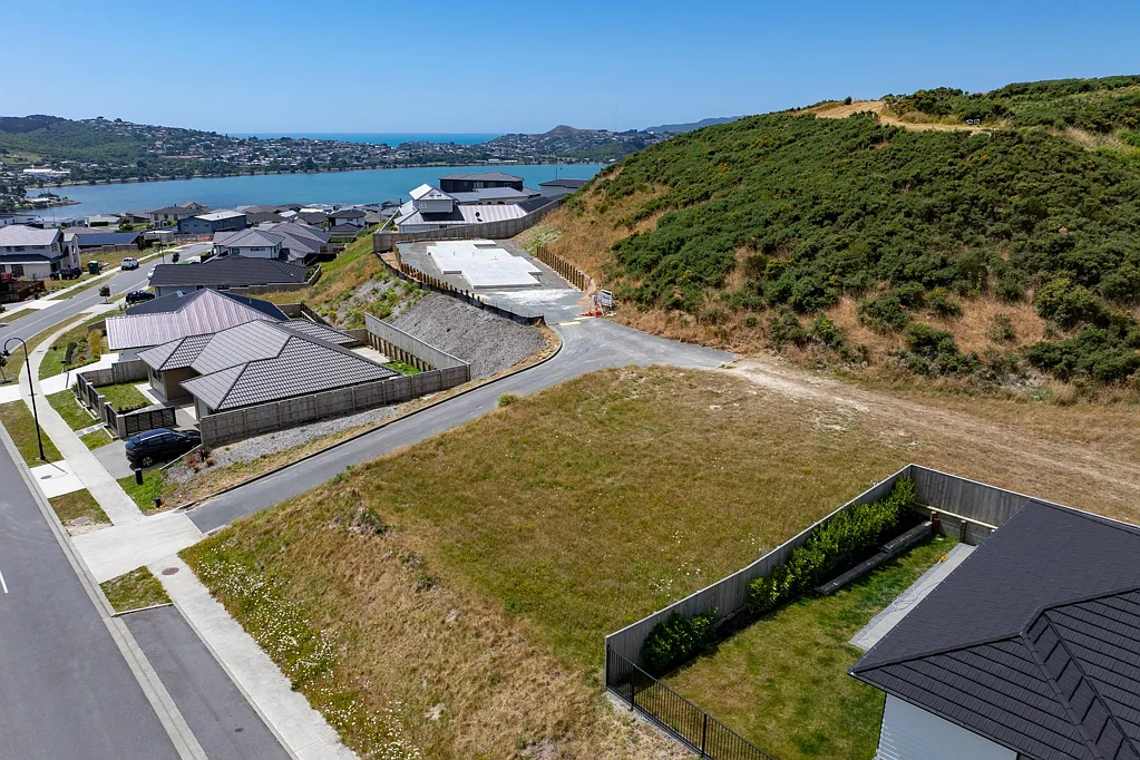 25 Te Hoiere Street, Aotea, Porirua, Wellington