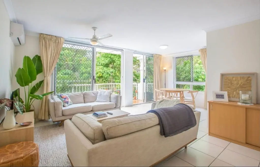 Modern Coastal Living – 1 Bedroom Apartment in Prime Locations