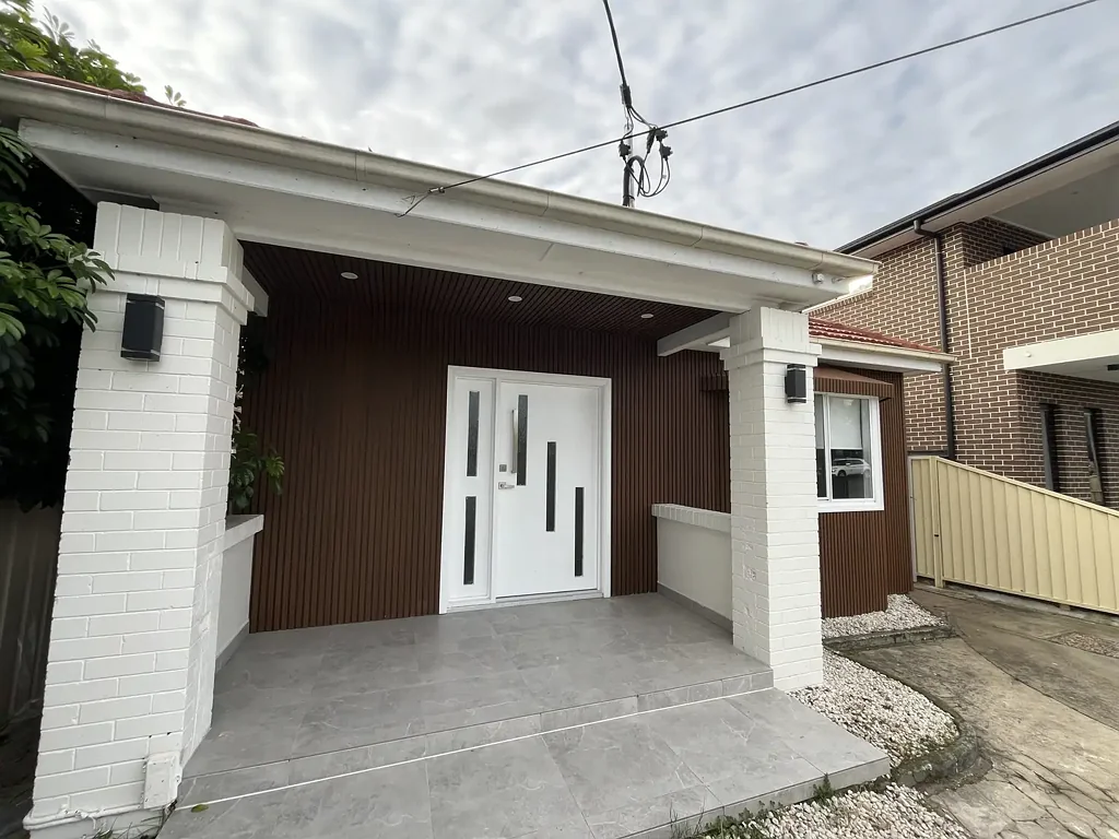 Stylish House In Prime Location!