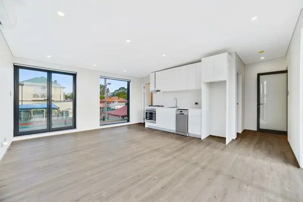 Modern & Spacious One Bedroom Granny Flat in Convenient Location