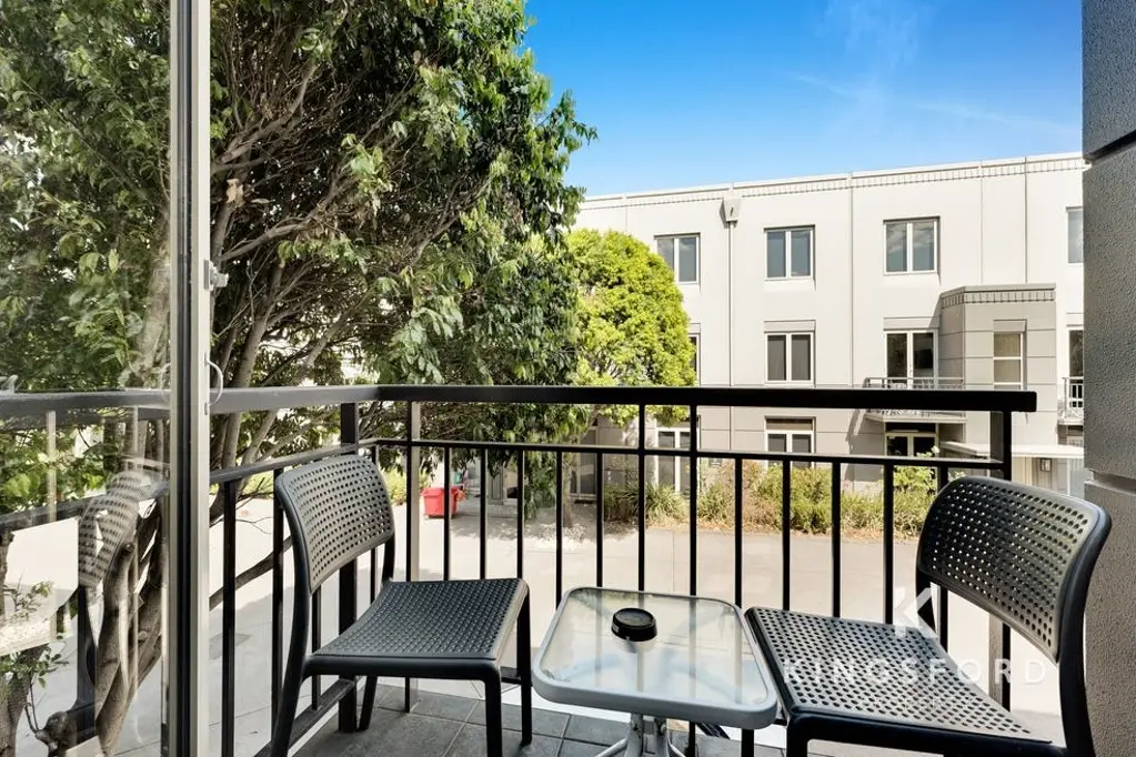 South Yarra 2房 南/东向优位 开放式平层 套间主卧 冷暖空调 安全停车位 稳定租户收入 蓝筹投资 HUGE 7.1% RETURN ! 
ENJOY $35,500 ANNUAL RENTAL + BONUS OF 60 DAYS OWNERS USE PER YEAR.