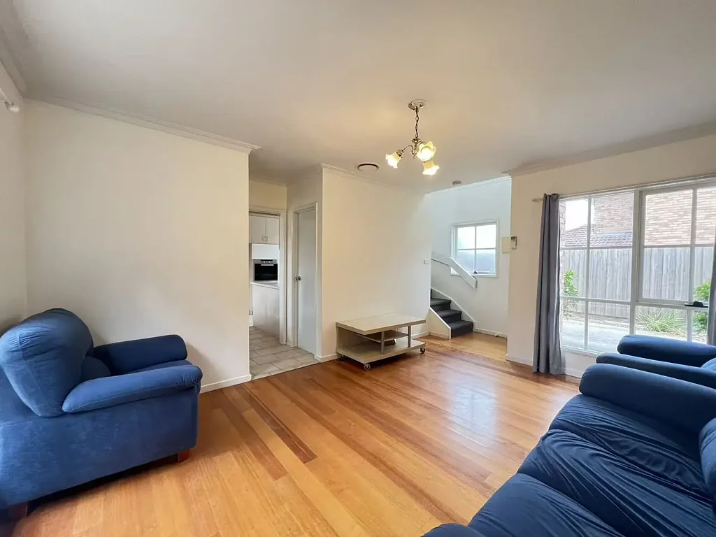 Comfortable Townhouse in a Prime Hughesdale Location – Close to Chadstone & Monash University