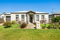 7 Cliff Court, St Leonards