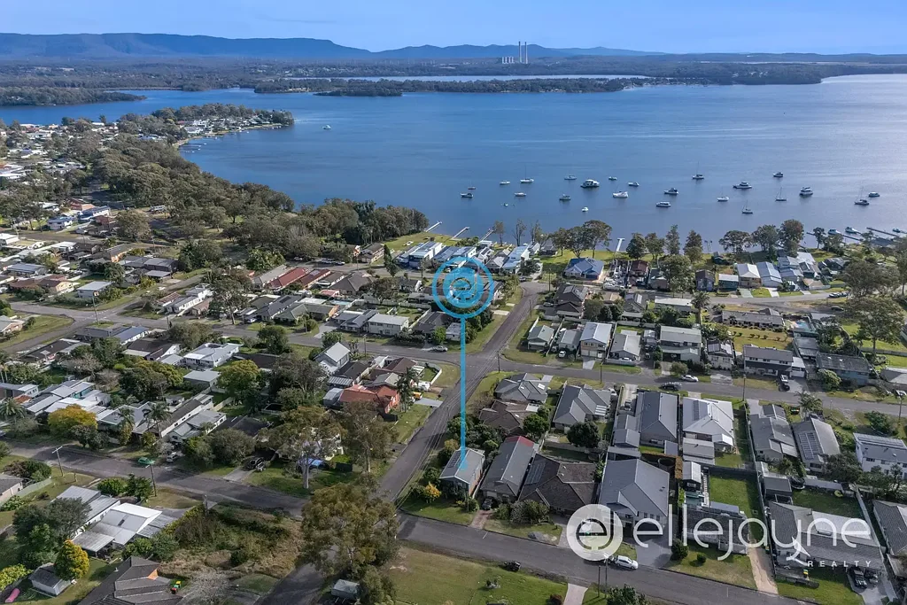 Bonnells Bay 2 Bedroom AFFORDABLE HOME WITH LAKE VIEWS ON CORNER BLOCK – BONNELLS BAY