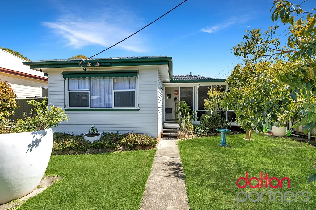 8 Newcastle Street, Hamilton North, NSW 2292