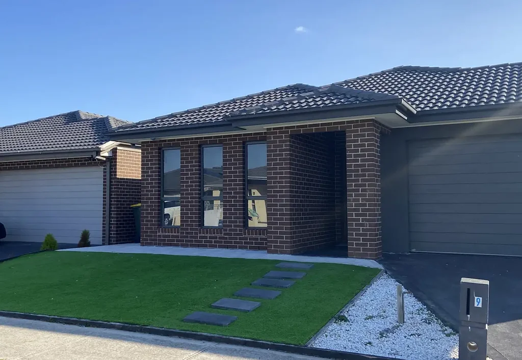 4 Bedroom Home in Point Cook