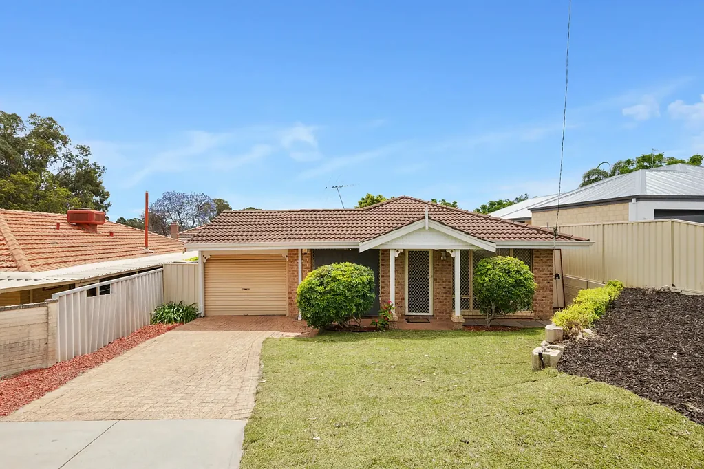 26A Lowes Street, Cloverdale, WA 6105