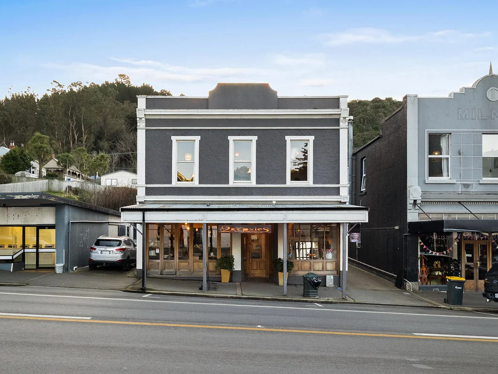 Port Chalmers 2房  Prime Mixed-Use Investment - Still Available!