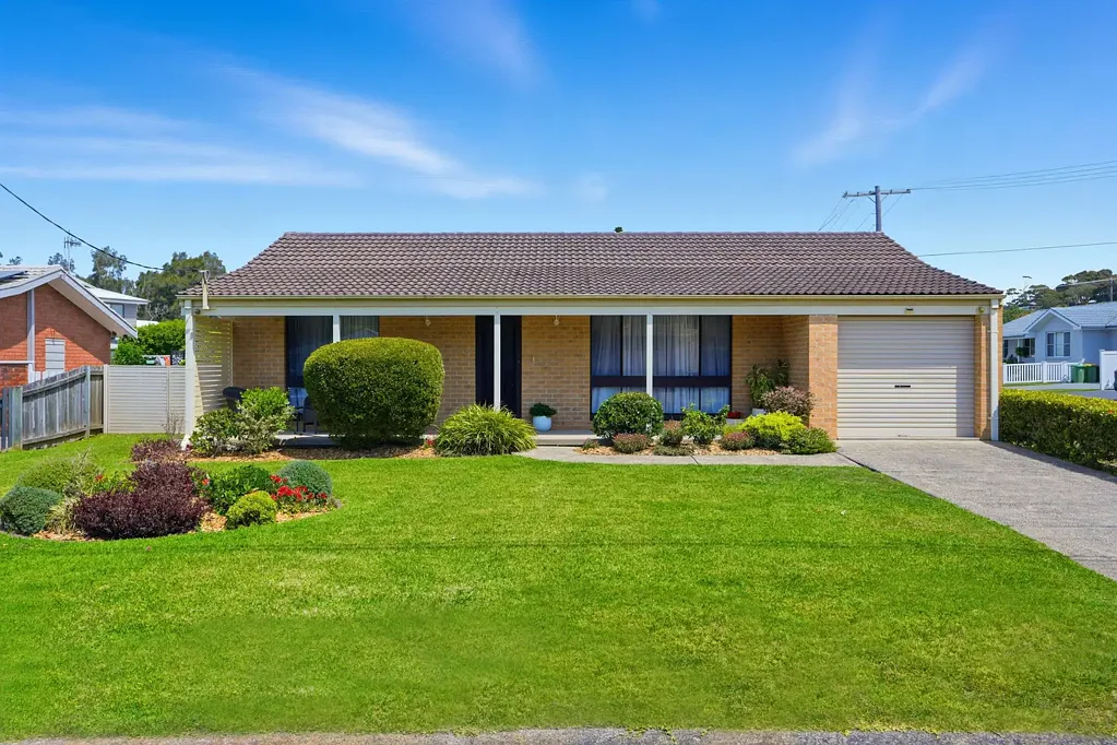 1 Barramundi Place, Bateau Bay, NSW 2261