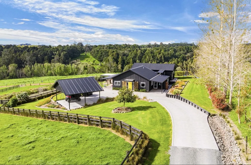 Ruatangata Exceptionally modern and immaculately tidy