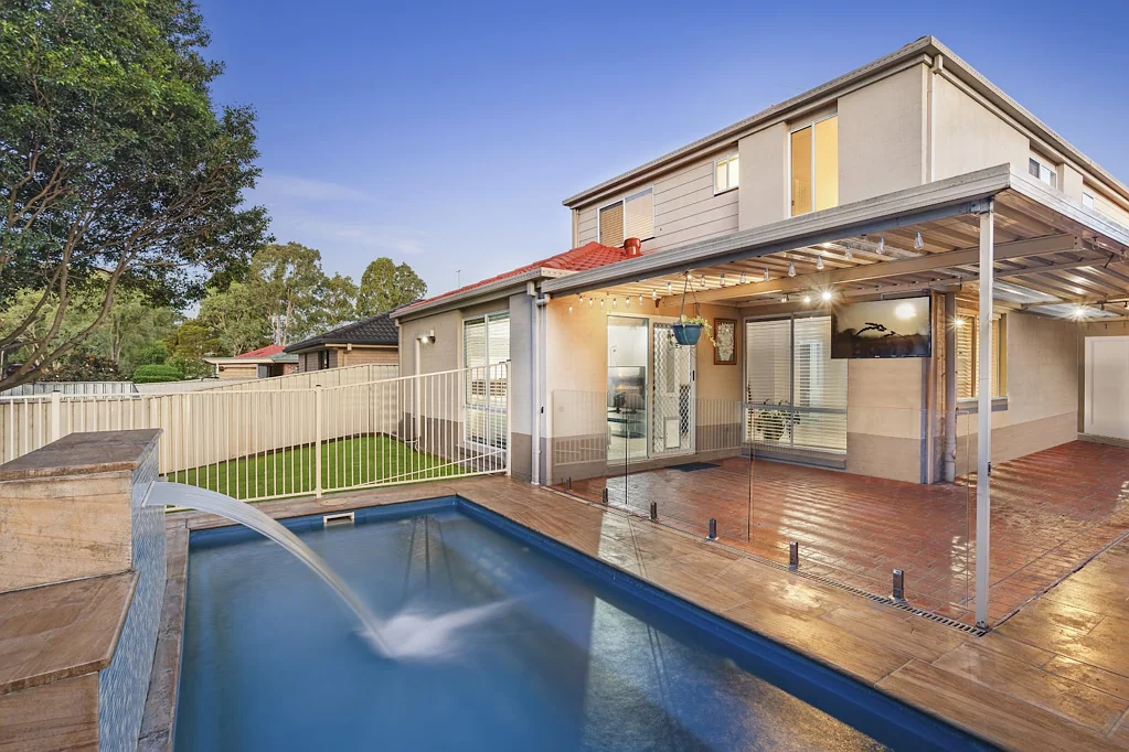 Quakers Hill 4ห้องนอน Updated Family Retreat for Exceptional Entertaining