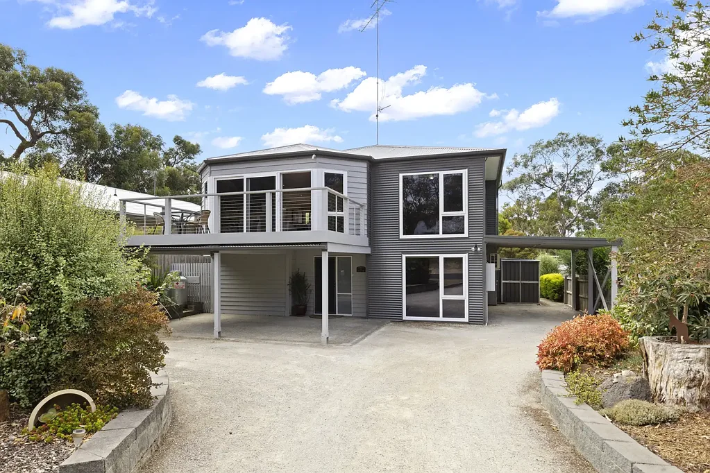 Anglesea 5chambre Spacious Home with Entertaining and Golf Course Outlook!