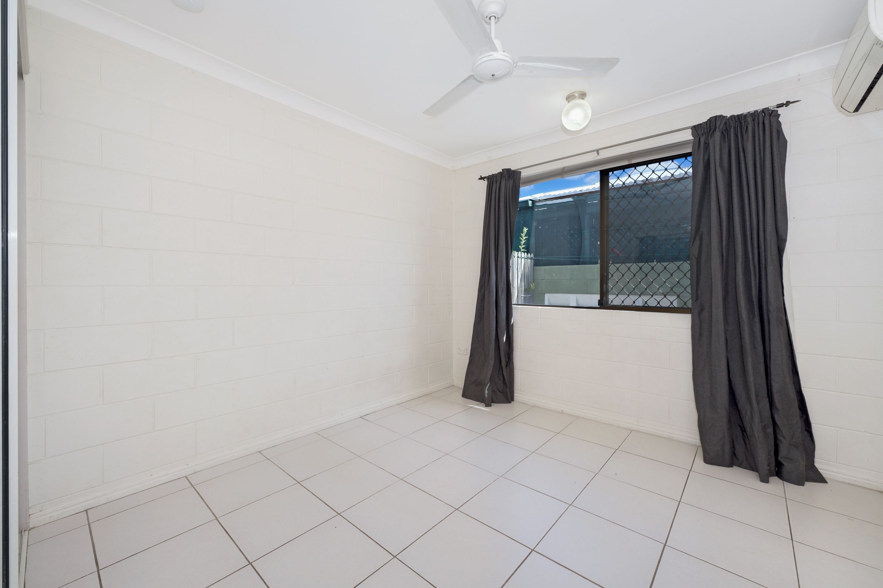 UNIT 2 26 MEENAN ST, GARBUTT QLD 4814, 0 غرف, 0 حمامات, House