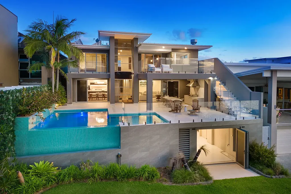 Port Macquarie 5ਬੈੱਡਰੂਮ Breathtaking Waterfront Home Offers Unrivalled Luxury