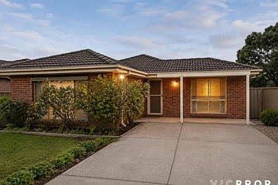 St Albans 3房 宽敞646m²地块 主卧带套间 独立餐厅 宽敞户外 便利交通 成熟花园 This is the One!