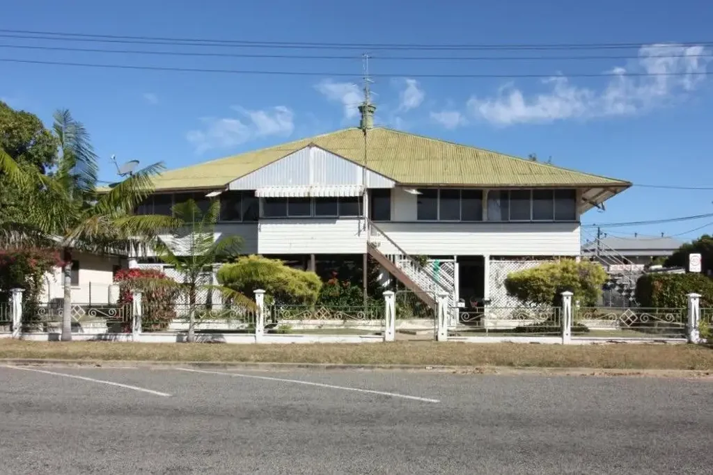 Charters Towers City 9房  5 FLATS IN THE CBD