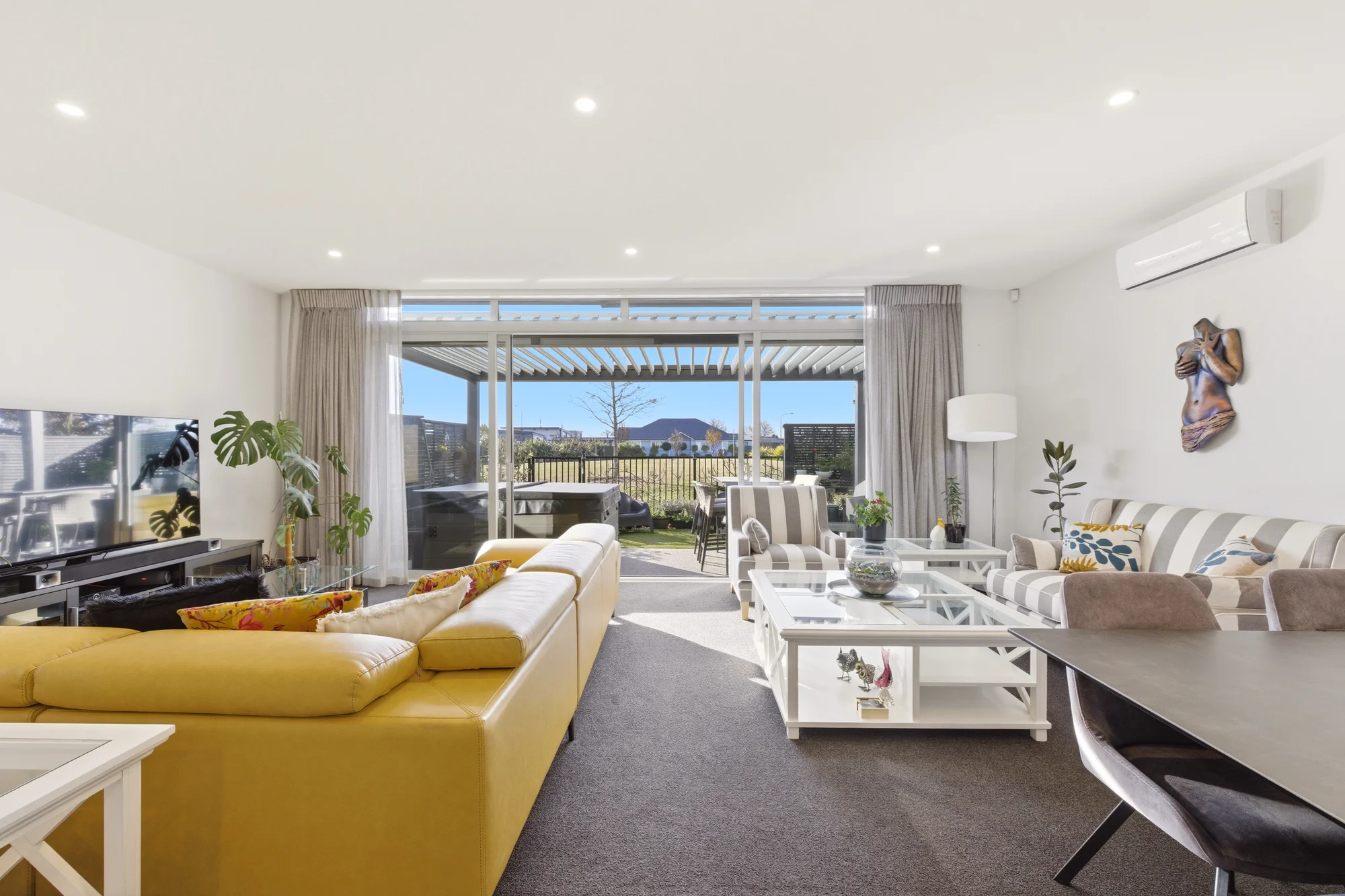 Kaiapoi 4部屋 Four Bedrooms, Reserve Views & Effortless Living