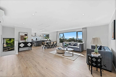 Fully Furnished Family Haven: Views, Space & L...