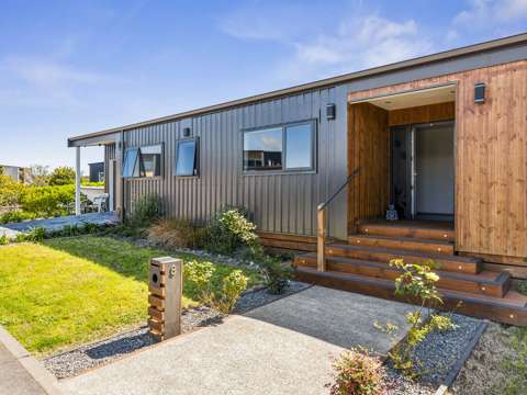 Waikanae Beach 4房  Contemporary comfort meets perfect location