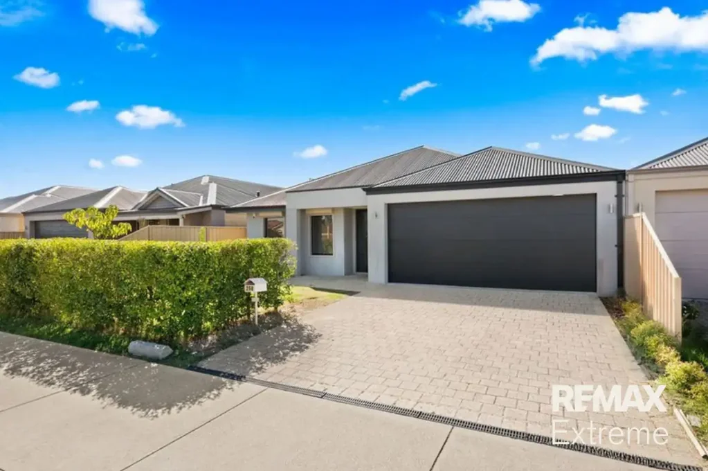 4x2 Family home in Great location!