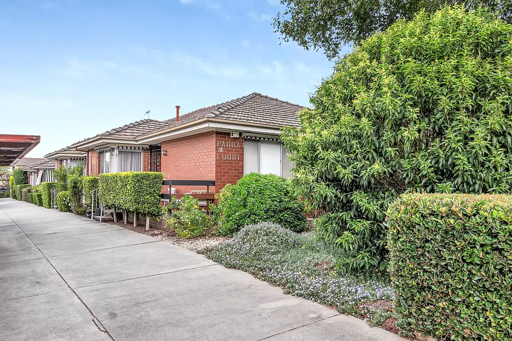 2/18 Schofield Street, Essendon, VIC 3040