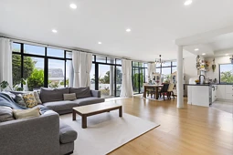 2/38 Luckens Road, West Harbour
