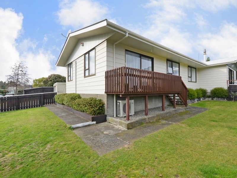 72- Gemstone Drive, Birchville, Upper Hutt, 3 phòng ngủ, 1 phòng tắm