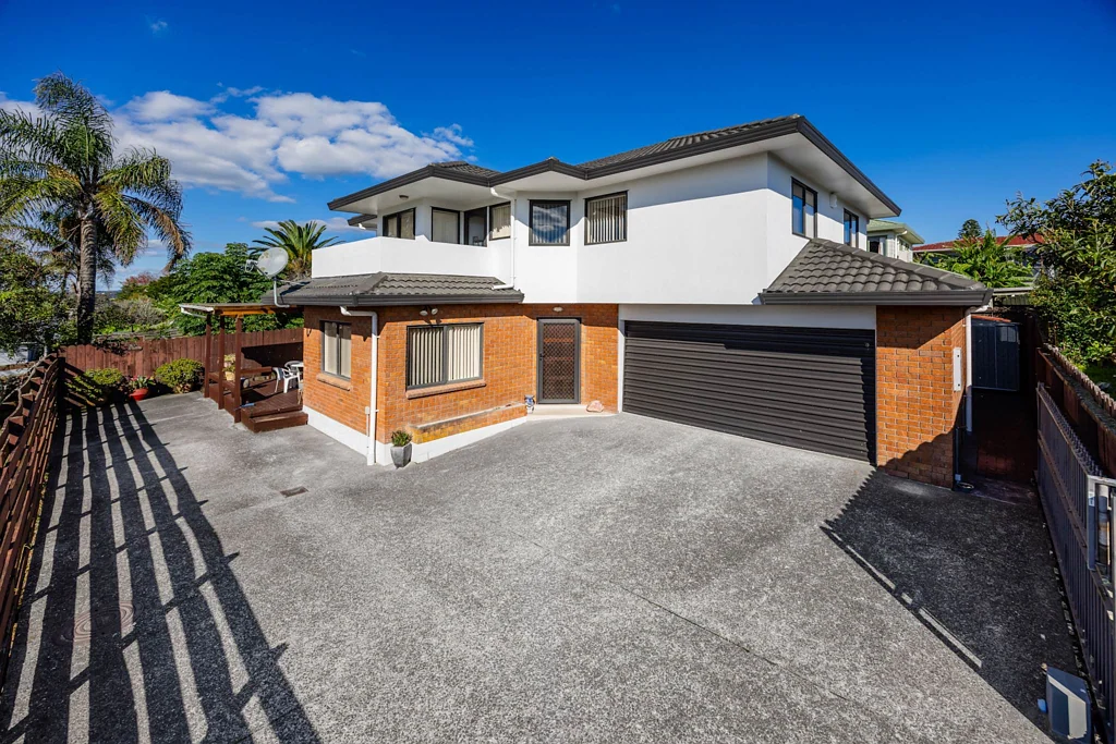 Pakuranga 4 Bedroom Freshly Painted + Modern Family Living