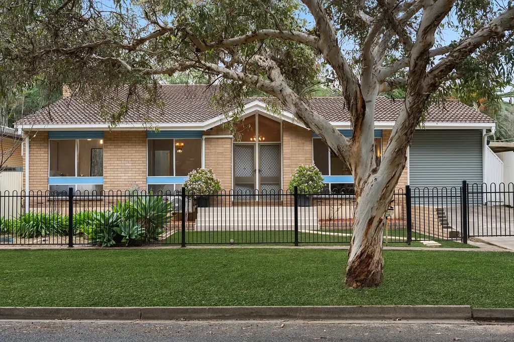 Modbury 4房  PARKSIDE FAMILY LIVING WITH FUTURE DEVELOPMENT POTENTIAL (STCC)