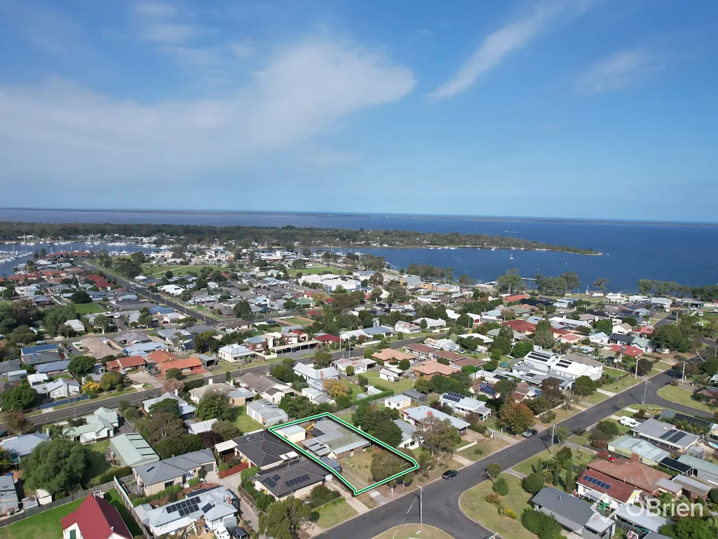28 Toonalook Parade, Paynesville, VIC 3880