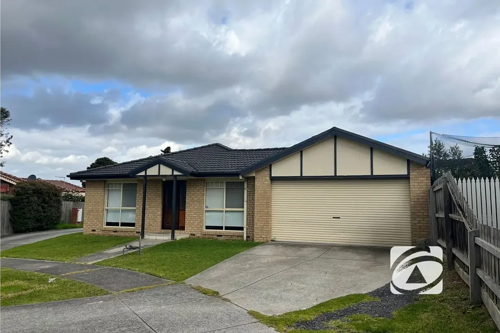 PERFECTLY LOCATED FAMILY HOME
